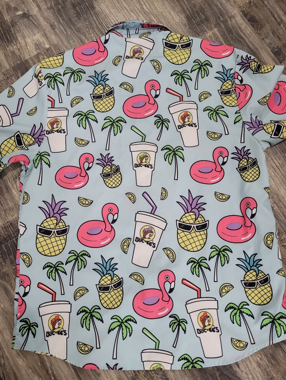 Buc-ees Hawaiian Shirt Size L Pink Flamingos, Palms, Drink, Pineapples Button Up - Picture 2 of 5